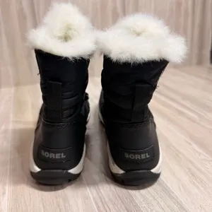 Sorel Whitney Short Lace Waterproof Winter Boots Black Faux Fur NY1897-010 Sz 6 thumbnail 4