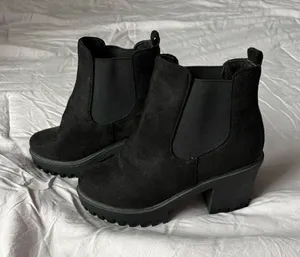 SheIn Chelsea boot thumbnail 1
