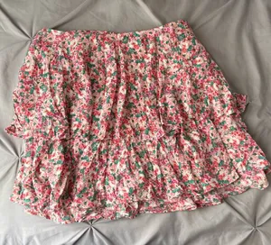 Zara floral skirt thumbnail 1
