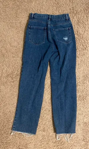 Mom Jeans thumbnail 3