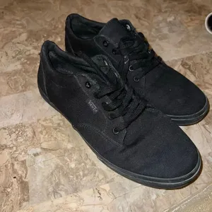 Black Lace up vans low top very used size 7.5 thumbnail 2