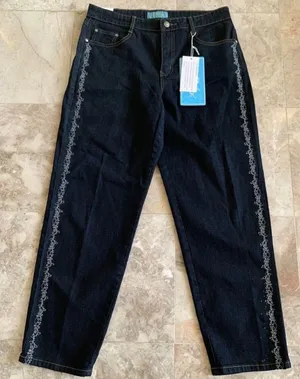 Embroidered dark wash jeans thumbnail 1