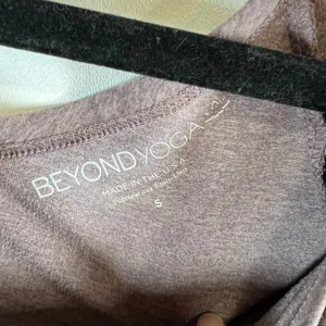Beyond Yoga Womens Space Dye 2 Piece Set‎ Crop Top Leggings Plum Mauve Small thumbnail 3