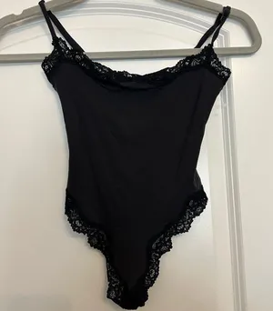 Skims Fits Everybody Corded Lace Bodysuit thumbnail 2