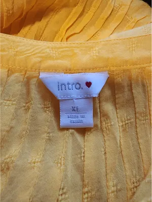 Intro Yellow Button thumbnail 6