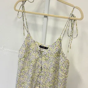 NWT Nasty Gal Petite Button Front Cami Dress Lilac Floral Tie Shoulder Mini US 4 thumbnail 3