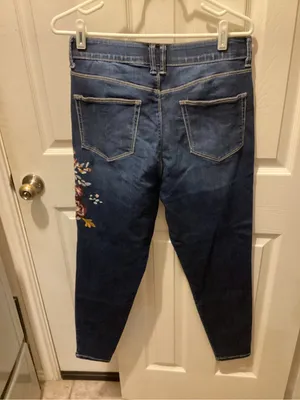 Knox Rose Blue Skinny Jeans with Side Floral Embroidery thumbnail 4