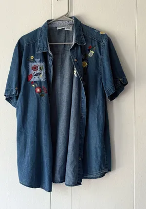 Vintage Bobbie Brooks Embroidered Button Down Denim Shirt Floral XL thumbnail 1
