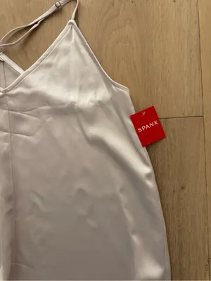NWT Spanx V-Neck Satin Cami Top thumbnail 4