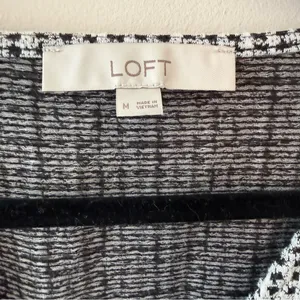 LOFT Sleeveless V-Neck Black & White Patterned Dress women’s size medium thumbnail 2