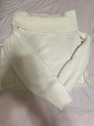 Hollister Sweater thumbnail 1