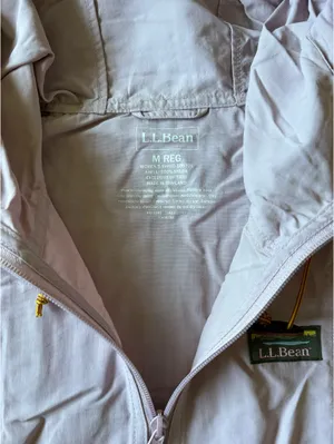 L.L. Bean Women’s Rain Jacket  thumbnail 3