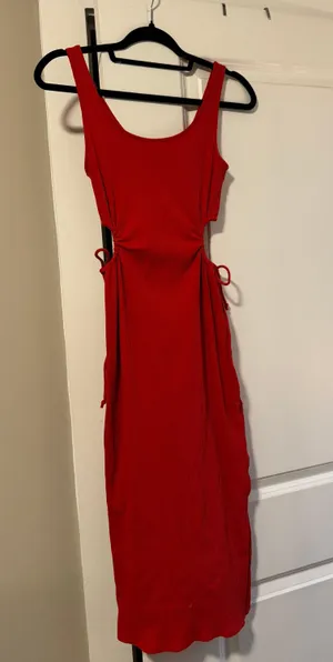 Boutique Red midi dress thumbnail 3
