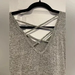 Garage Gray Heather Long Sleeve Open Back V Neck Knit Pullover Size Large thumbnail 4