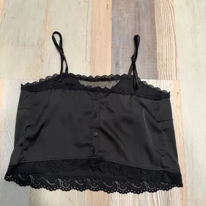 Brandy Melville Black Satin Lace Trim Cami Crop Top One Size Mesh Detail thumbnail 2