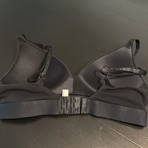 Victoria's Secret Black‎ Bra with Embellished Band thumbnail 3