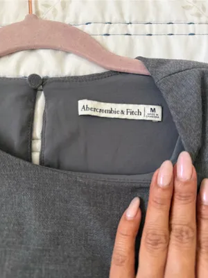 Abercrombie & Fitch Vintage Y2K Gray Tailored Sleeveless Top M Office thumbnail 3
