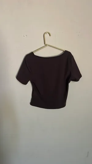 Brown Cropped Athletic Shirt Size M thumbnail 2