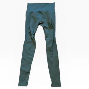 Alphalete Aero High Waisted‎ Seamless Leggings Dark Grey Scrunch Leg Size Small thumbnail 2