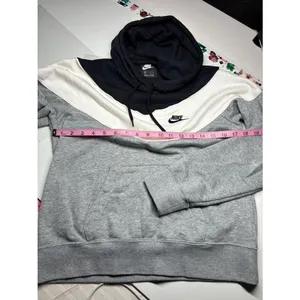 Nike Sportswear Colorblock Fleece Pullover Hoodie Gray White Black Swoosh thumbnail 4