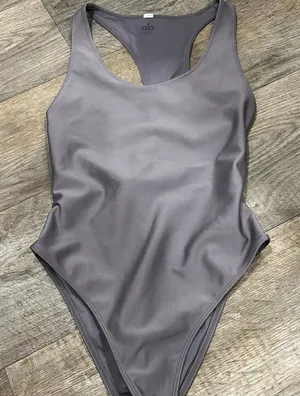 ALO Yoga Bodysuit Lilac Airlift Barre Sleeveless Women's Athletic S thumbnail 1
