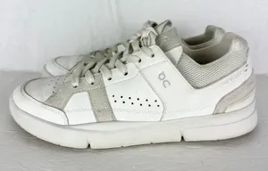 On Running Women's The Roger Clubhouse Sneaker Size 8.5 White Sand thumbnail 1