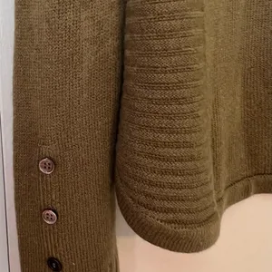 Women’s plus size burnt olive long sleeve sweater. Size 2X thumbnail 3