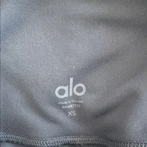 ALO Yoga Women's Blue Bike Shorts Size XSmall thumbnail 4