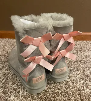 UGG Shiny Bailey Bow Boots - Breast Cancer Awareness Edition thumbnail 1