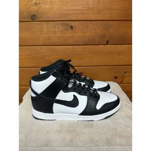 Nike Womans Dunk High Retro sneakers black/ white "Panda" Sz 9.5 DD1869-103 thumbnail 2