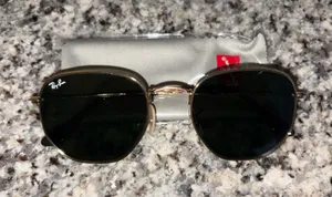 Ray-Ban Sunglasses thumbnail 1