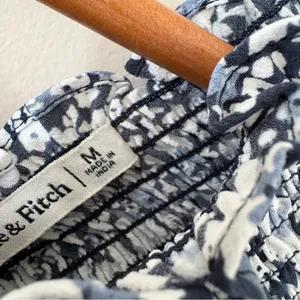 Abercrombie & Fitch Smocked‎ Top Ditsy Floral Blouson Long Sleeve Blue White M thumbnail 8