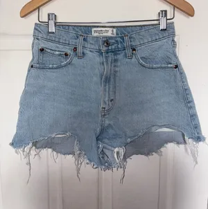 Abercrombie & Fitch The 90’s Relaxed Curve Love CutOff High Rise Denim Shorts thumbnail 1