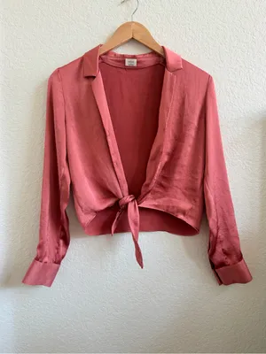 Aritzia Wilfred Pink Coral Satin Tie-Front Button‎ Down Blouse Top XS thumbnail 2