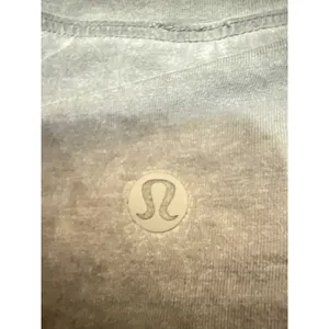 Lululemon Women's Black Washed Short Sleeve Crew Cropped T Shirt Tee Top Size 4 thumbnail 3