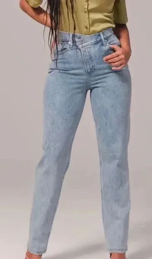 Abercrombie and Fitch 90s Straight Ultra High Rise Jeans Size 2 EUC thumbnail 1