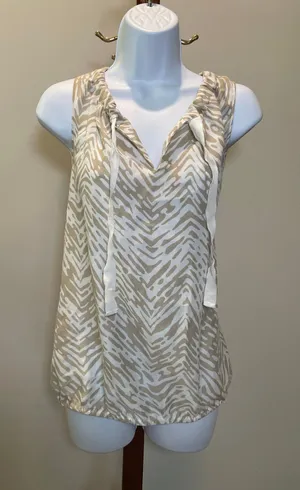 Ann Taylor LOFT Sleeveless Animal Print Top Size M Cream Tan V Neck Tie Detail thumbnail 1