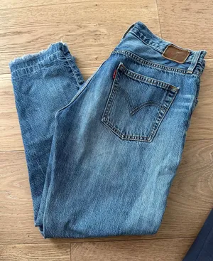 Vtg Levi's 501 CT Rolling Fog W26 L32 Distressed Tapered Boyfriend Jeans‎ thumbnail 1
