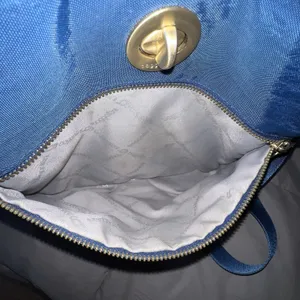 Baggallini Hanover Crossbody Bag Blue Nylon Turn‎ Lock Adjustable Strap Medium thumbnail 10