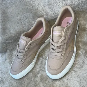 Reebok Tan‎ Suede Sneakers Modern Minimalist Design thumbnail 4