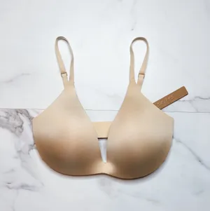 NWT Skims Wireless Form Super Push-Up Bra  thumbnail 1