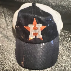 Womens OSFA Genuine Merchandise Houston Astros Dazzle Logo Sequin SnapBack Hat thumbnail 2