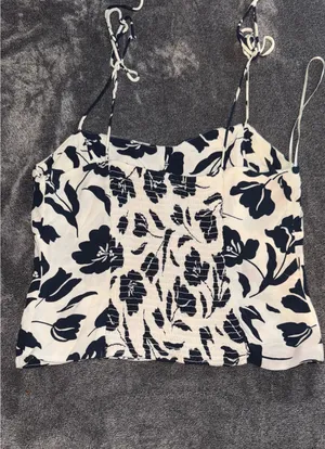 Old Navy Linen Top thumbnail 3