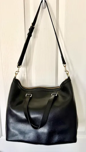 Woman’s coach bag thumbnail 7