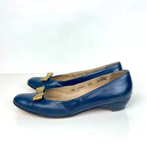FERRAGAMO Vintage Navy Blue Leather Shoes Heels Brass Bows - Size 8.5 AAAA thumbnail 10