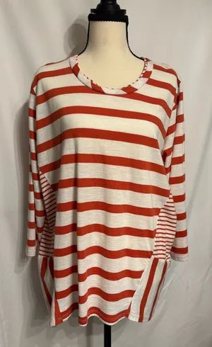Thyme+Honey Cotton Oversized Red and White Crewneck Top SZ L Coastal thumbnail 1