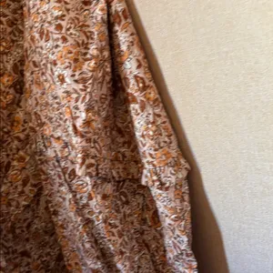 FINAL MARKDOWN Universal Thread Brown Floral Blouse XXL NWOT thumbnail 3