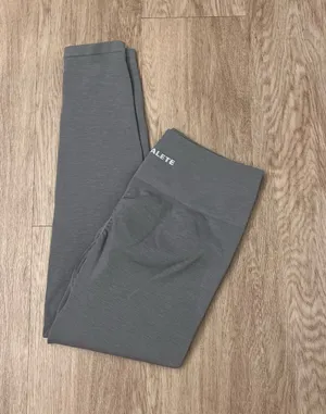 alphalete leggings  thumbnail 1