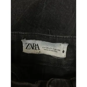 Zara Women's Black Mid Rise Slim Fit Flared Bootcut Leg Denim Jeans Pants Size 2 thumbnail 4