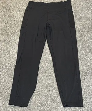 Victoria’s Secret Sport Black 7/8 pocket‎ leggings size large thumbnail 1